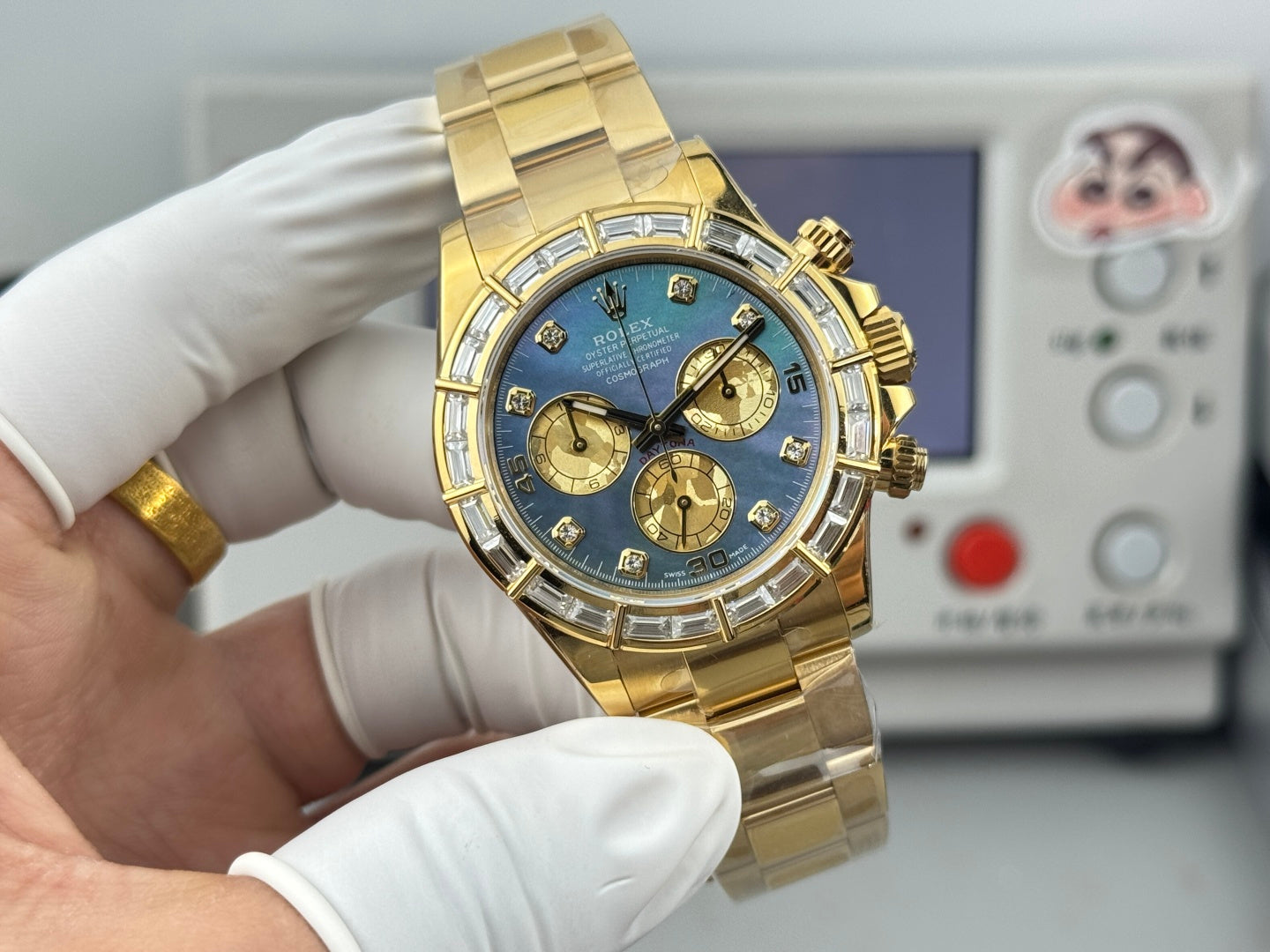 Rolex Cosmograph Daytona 116568BR Yellow Gold Diamond Bezel