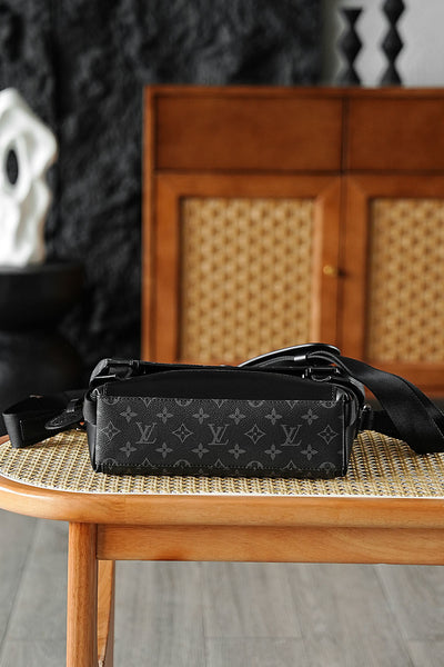 Louis Vuitton Messenger Voyage PM – Monogram Eclipse Canvas