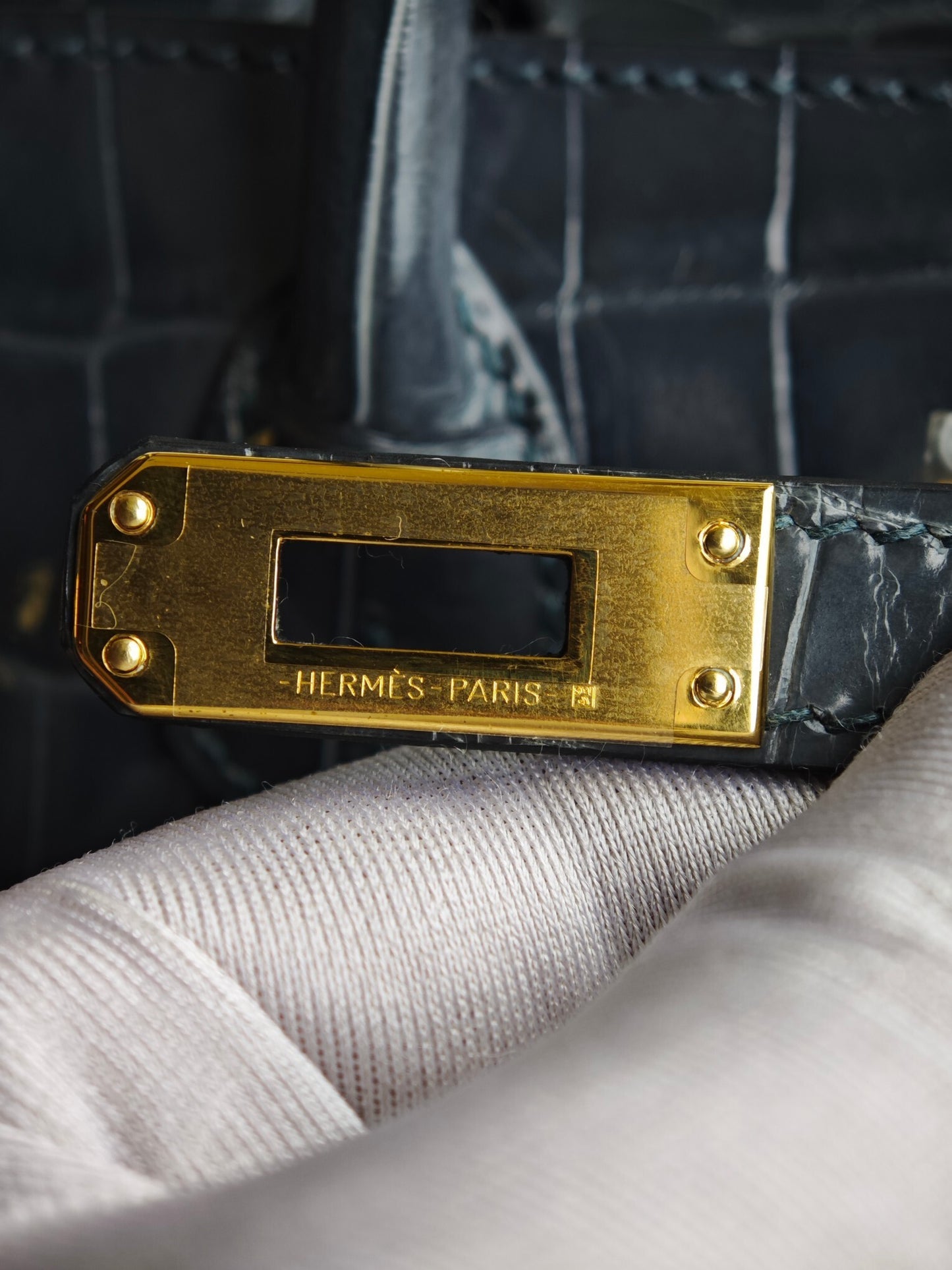 Hermès Birkin Dark Blue Crocodile Gold Hardware