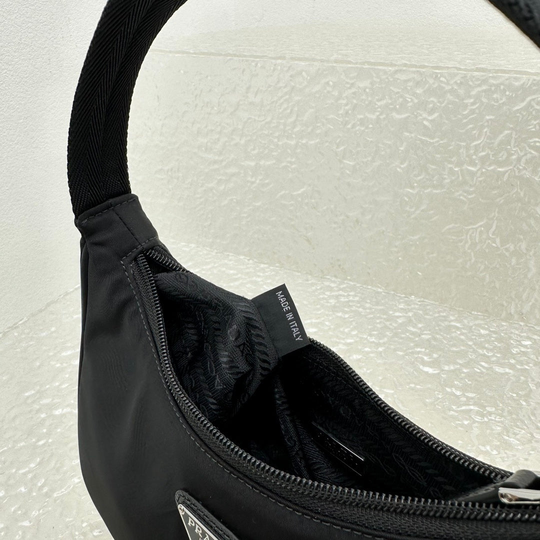 Prada Re-Edition 2000 Black Re-Nylon Shoulder Bag