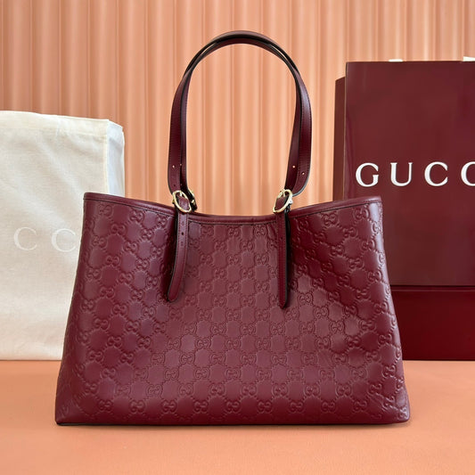 Gucci GG Emblem Large Tote Bag in Rosso Ancora Red