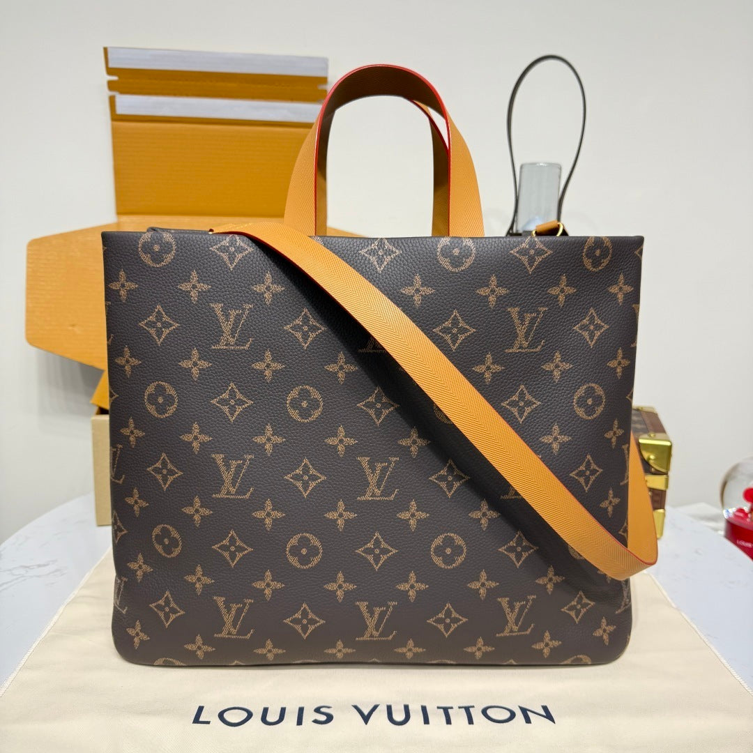Louis Vuitton Shopper Tote MM Handbag Luxury Designer Tote