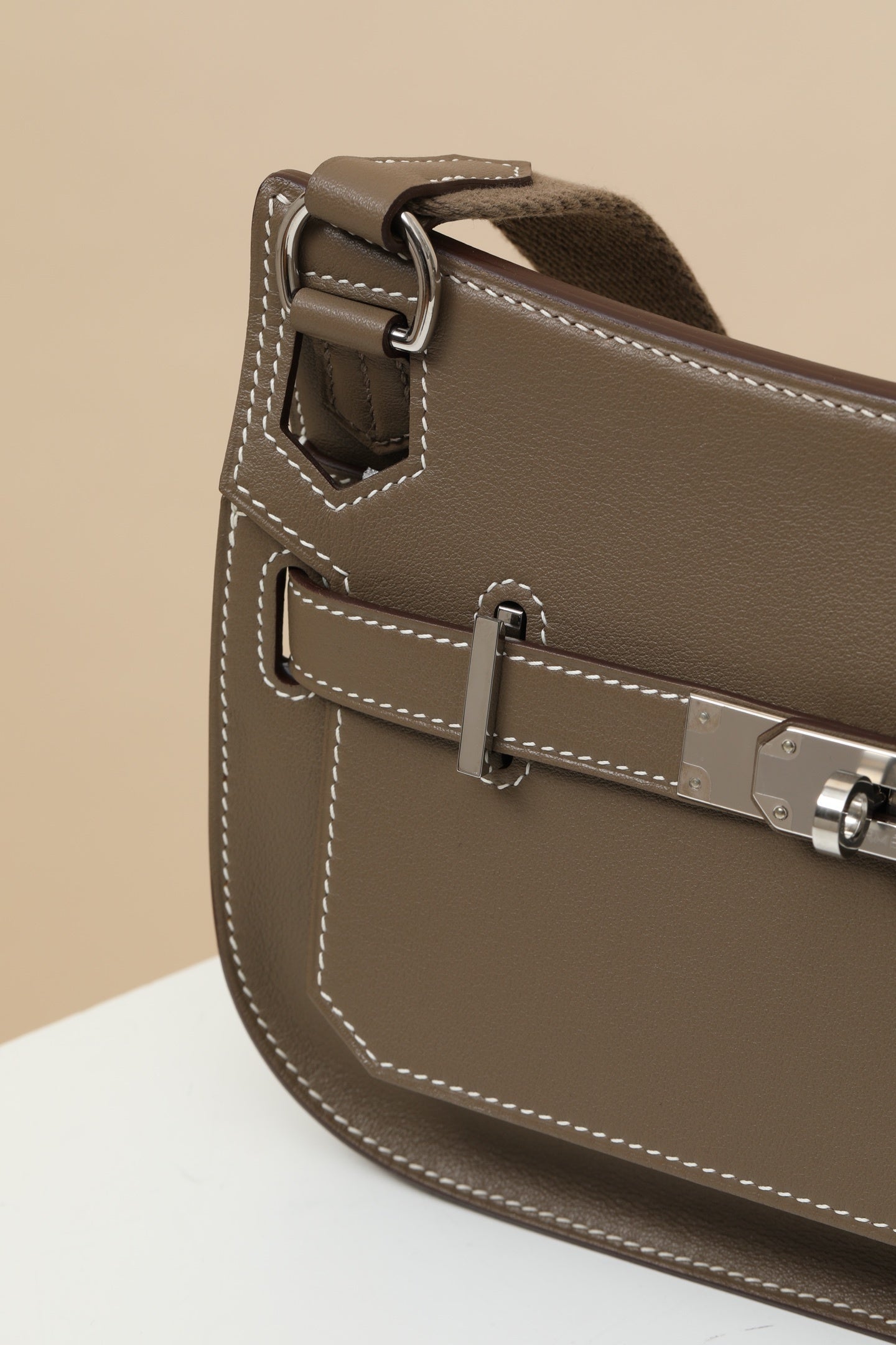 Hermès Mini Jypsière Bag – Elegant Luxury Crossbody Handbag