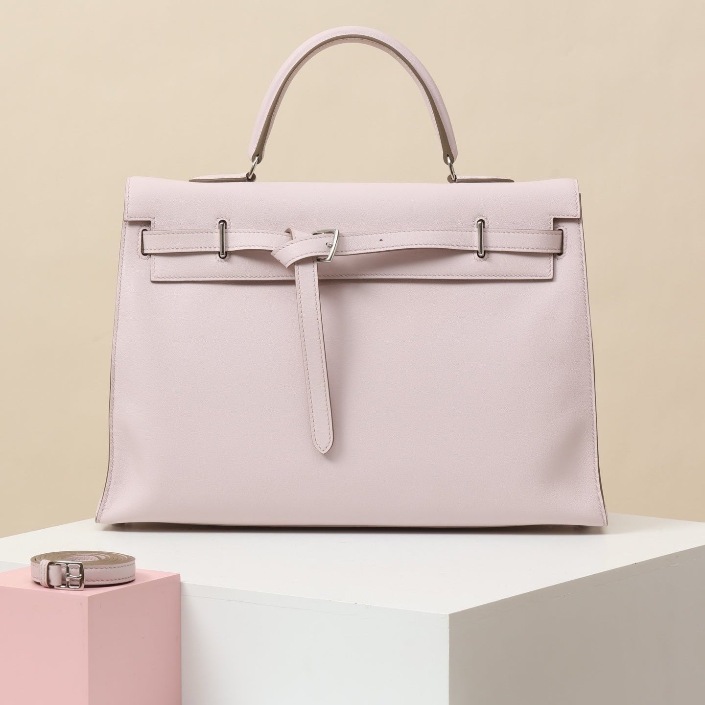 Hermès Kelly Flat 35 Rose Dragee Swift Leather