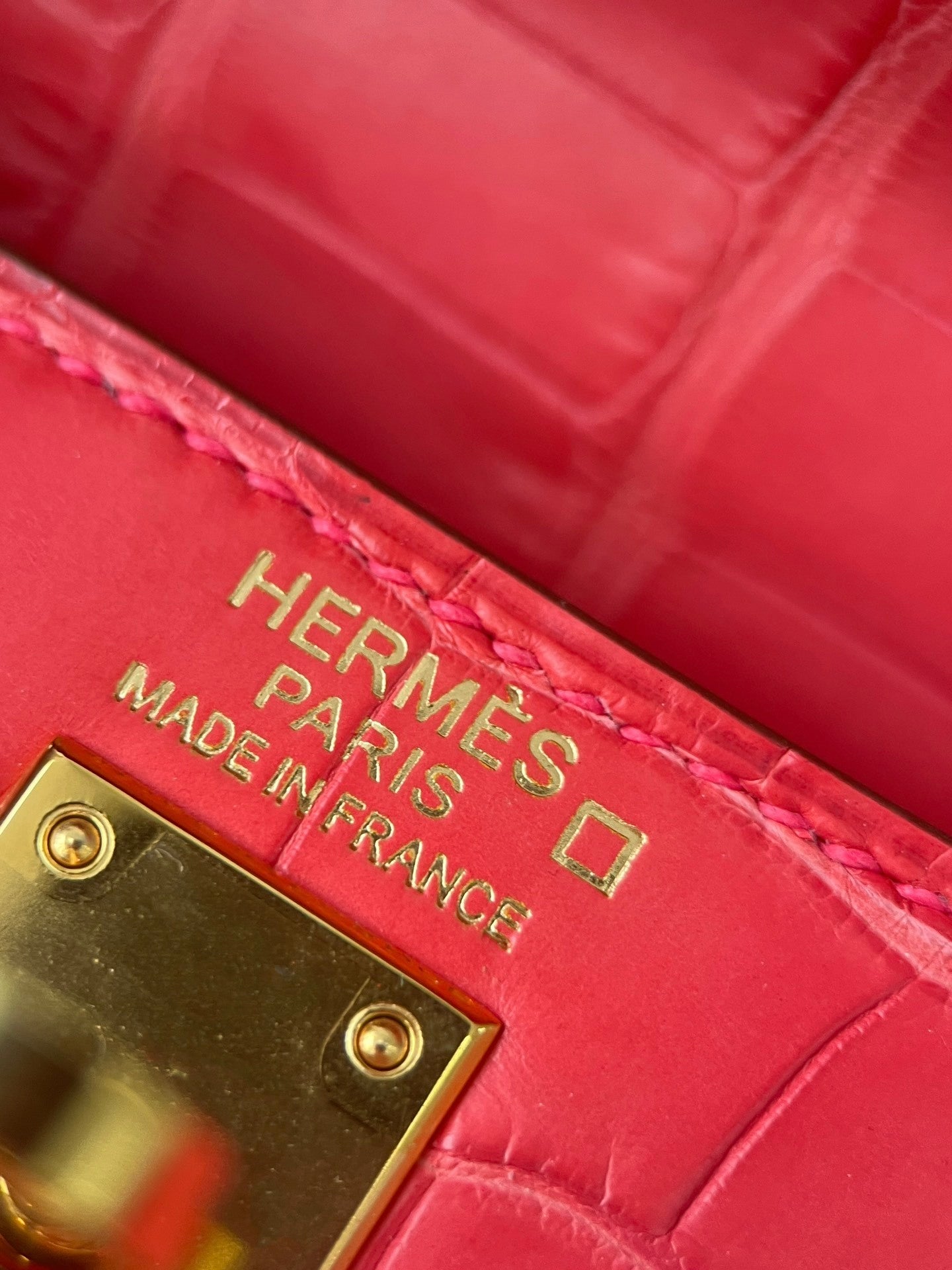 Hermès Kelly 25 Bougainvillea Matte Alligator