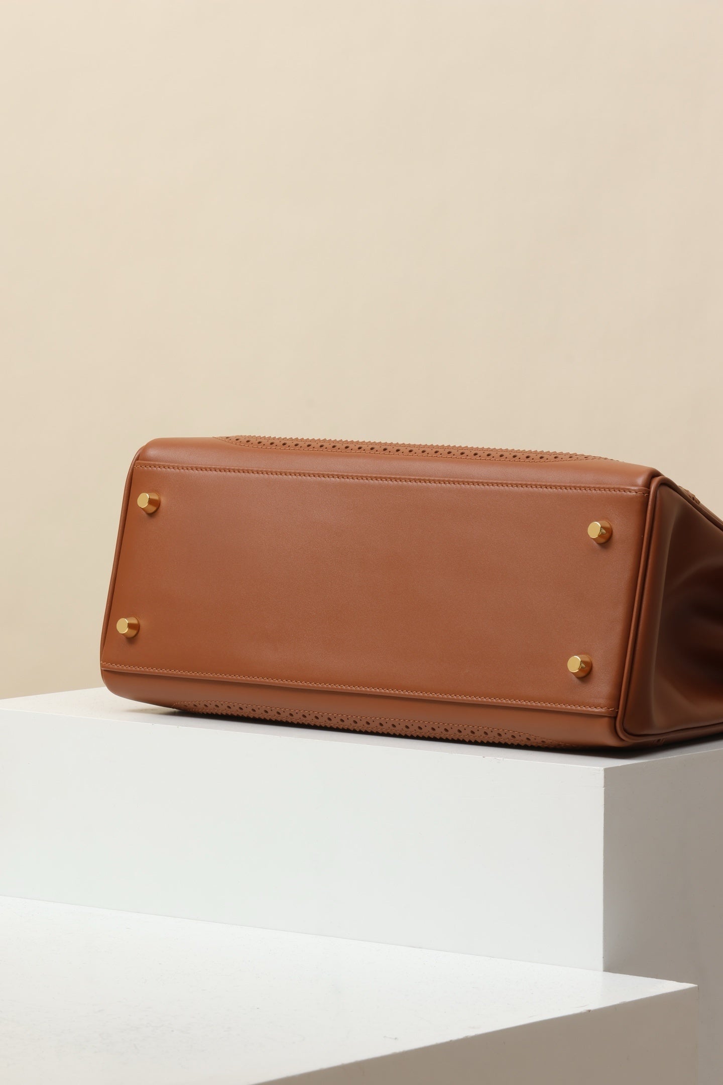 Hermès Kelly 32 Ghillies Fauve Leather Handbag