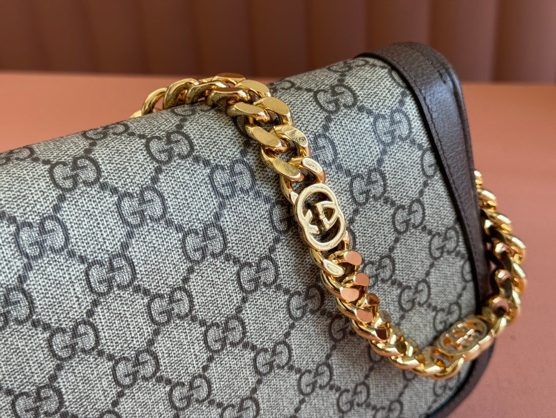 Gucci Blondie Shoulder Bag in GG Supreme Canvas