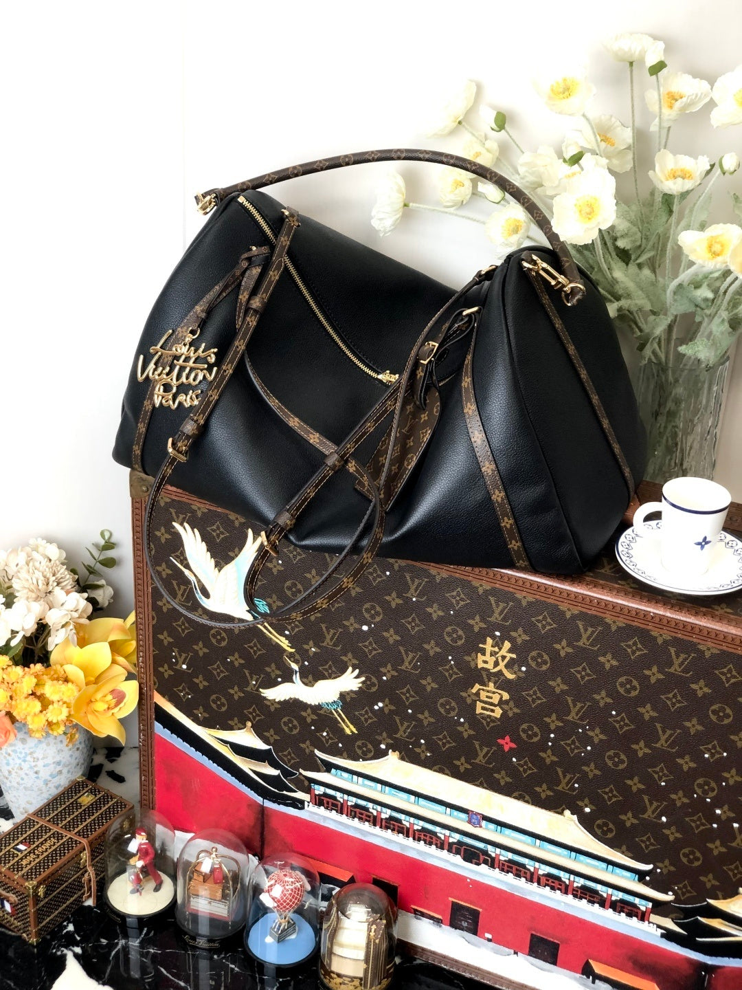 Louis Vuitton Express MM Bag – Black Calfskin Leather with Monogram Canvas Trim