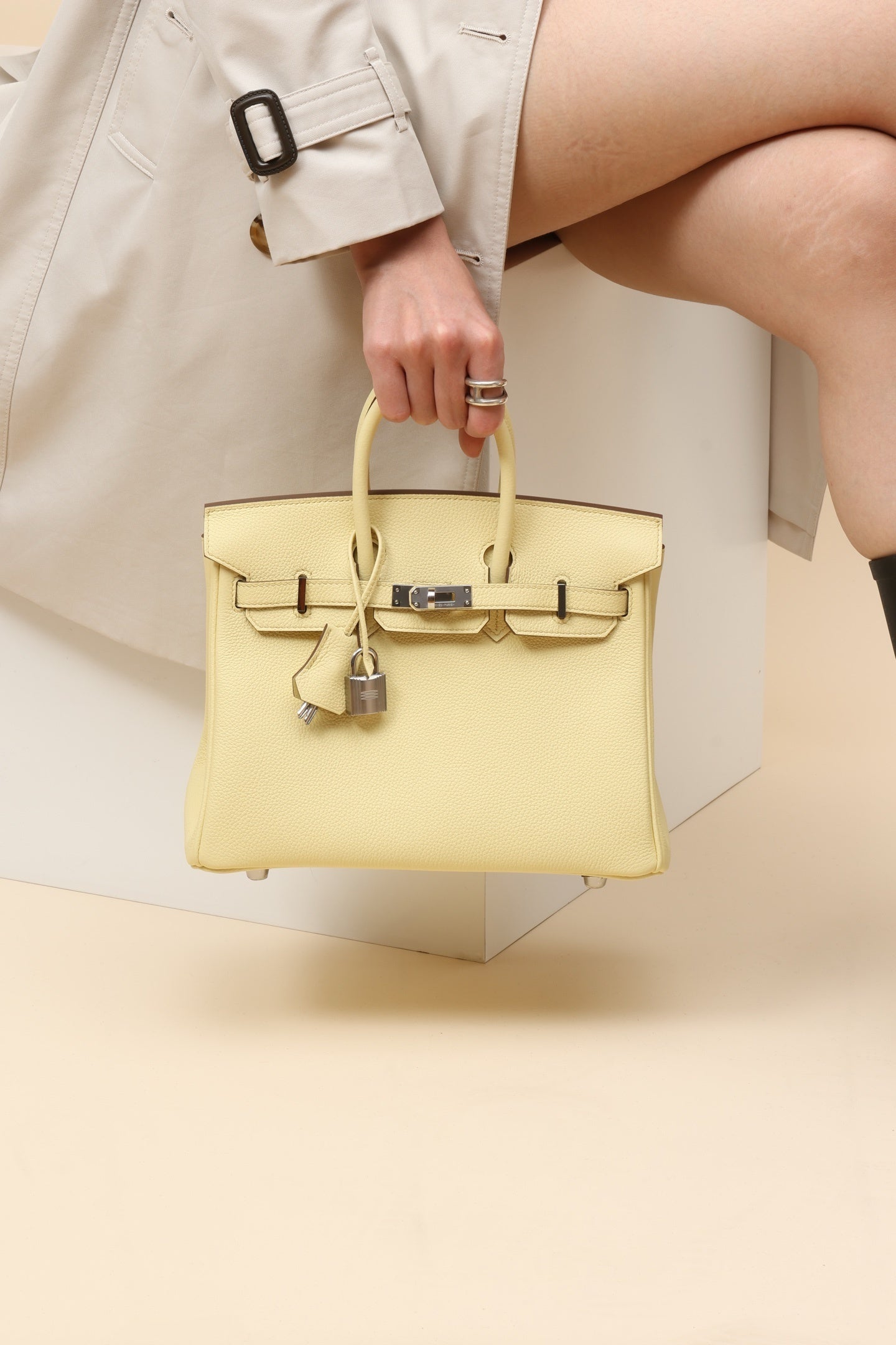 Hermès Birkin 25 Jaune Poussin – Elegant Luxury Yellow Designer Handbag