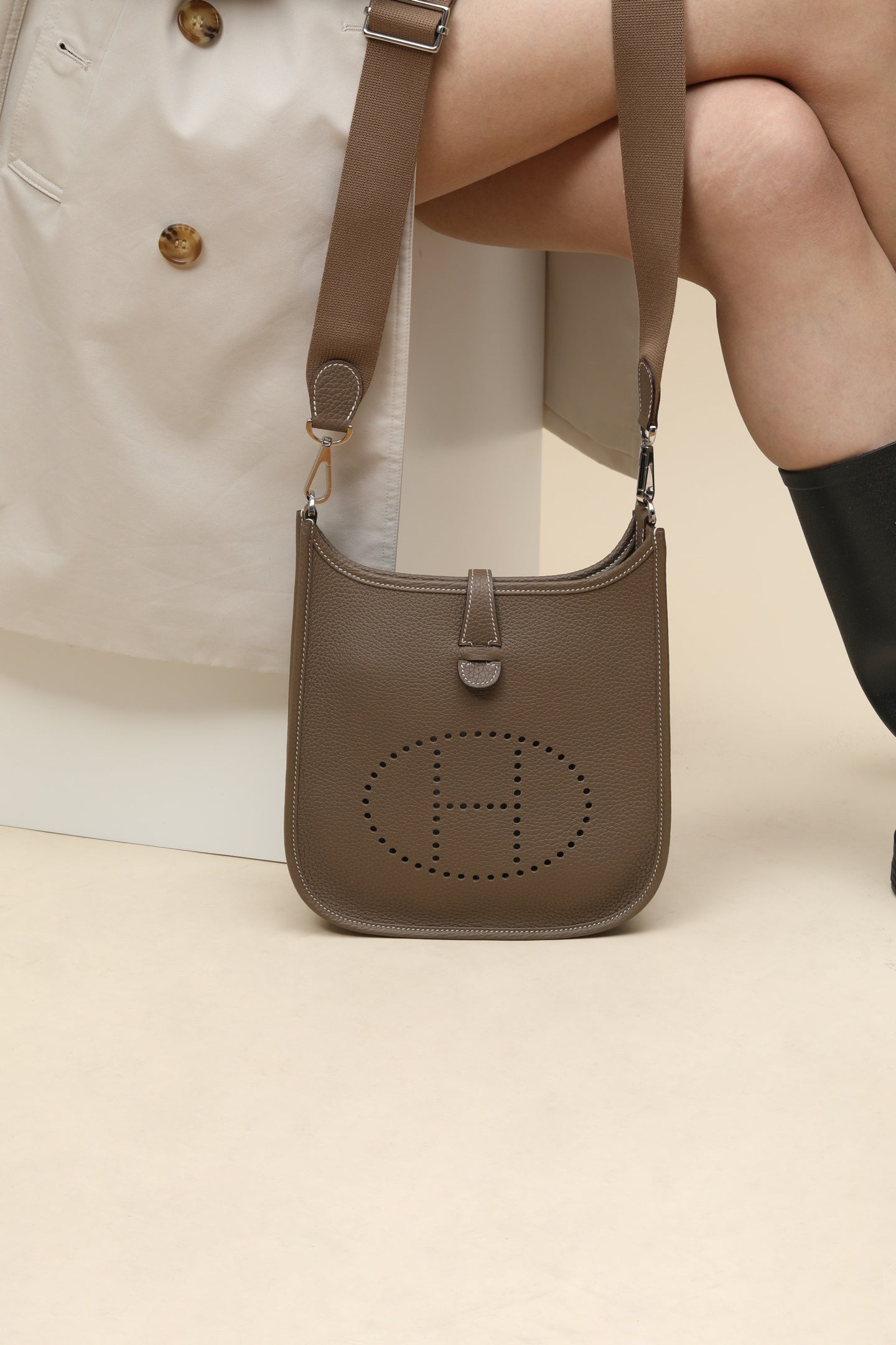 Hermès Evelyne III 29 Clemence Leather Bag