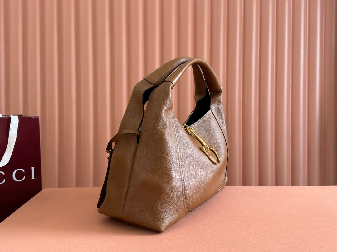 Gucci Softbit Maxi Shoulder Bag in Brown Grainy Leather