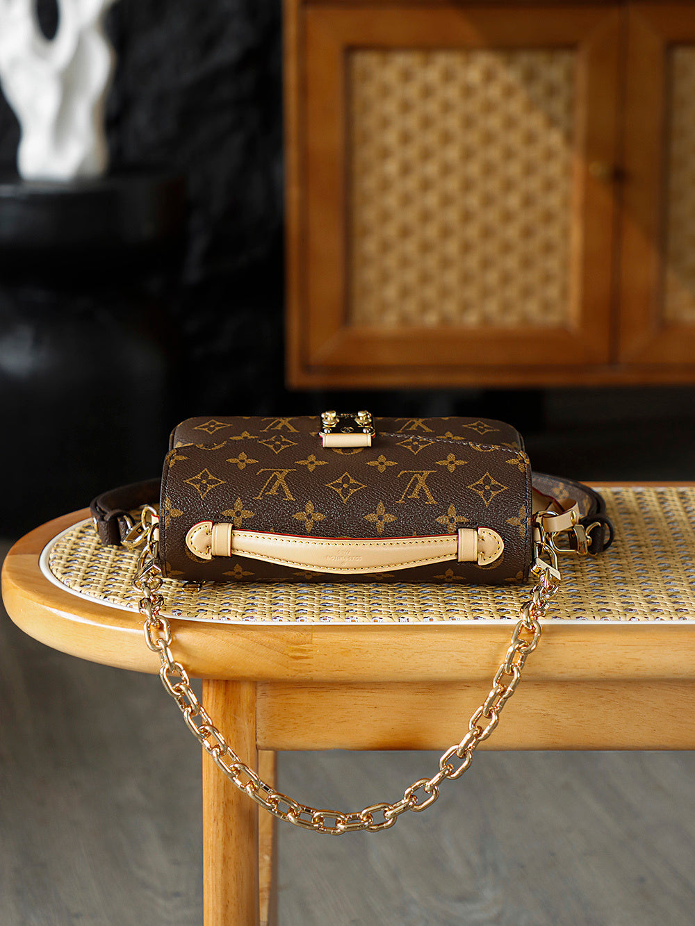 Louis Vuitton Pochette Métis East West Bag Monogram Canvas with Cowhide Leather & Gold Hardware