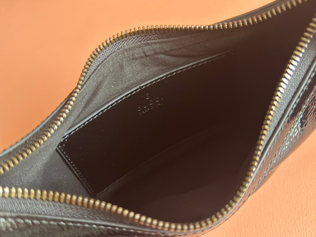 Gucci GG Marmont Small Shoulder Bag in Black Patent Chevron Leather