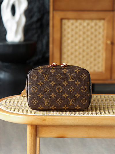 LOUIS VUITTON Néonoé BB