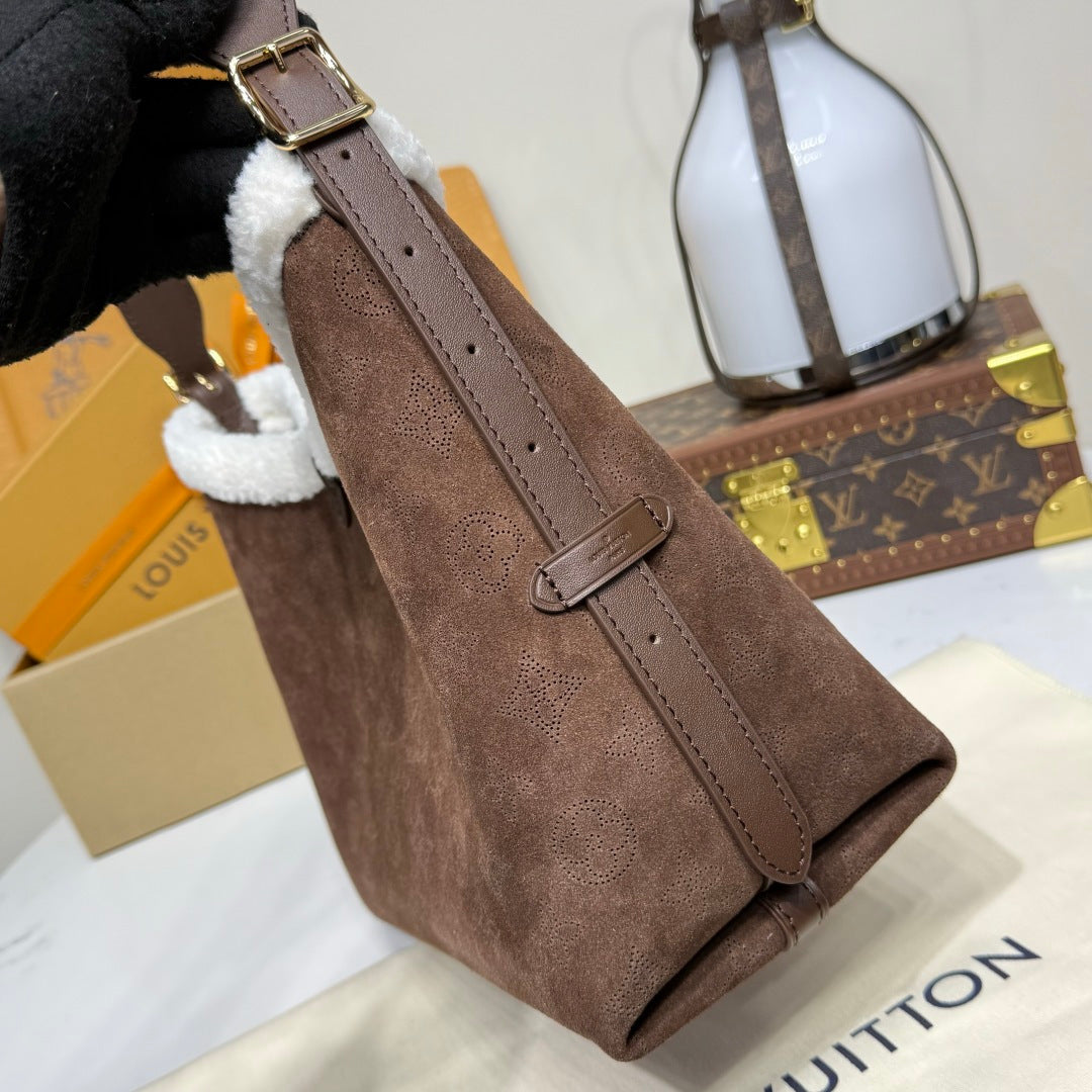 Louis Vuitton CarryAll PM Handbag in Chocolate Suede & Shearling – Cozygram Collection