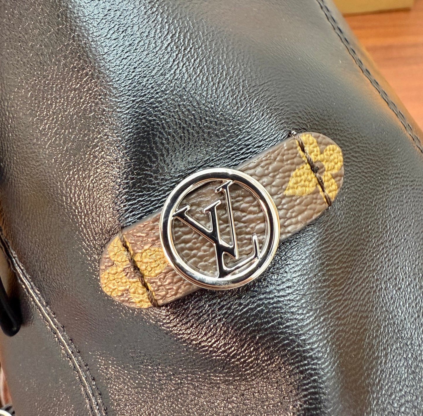 Louis Vuitton Off Duty Vibe MM Bag in Black Lamb Leather