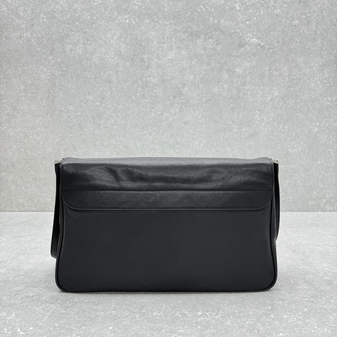 Balenciaga Grungy Medium Messenger Bag Black Leather