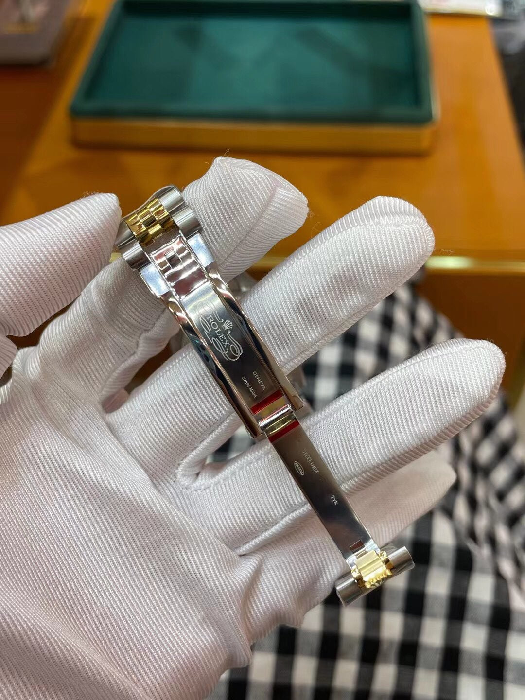 Rolex Datejust 31 – Oystersteel & Yellow Gold with Olive Green Diamond Dial on Jubilee Bracelet