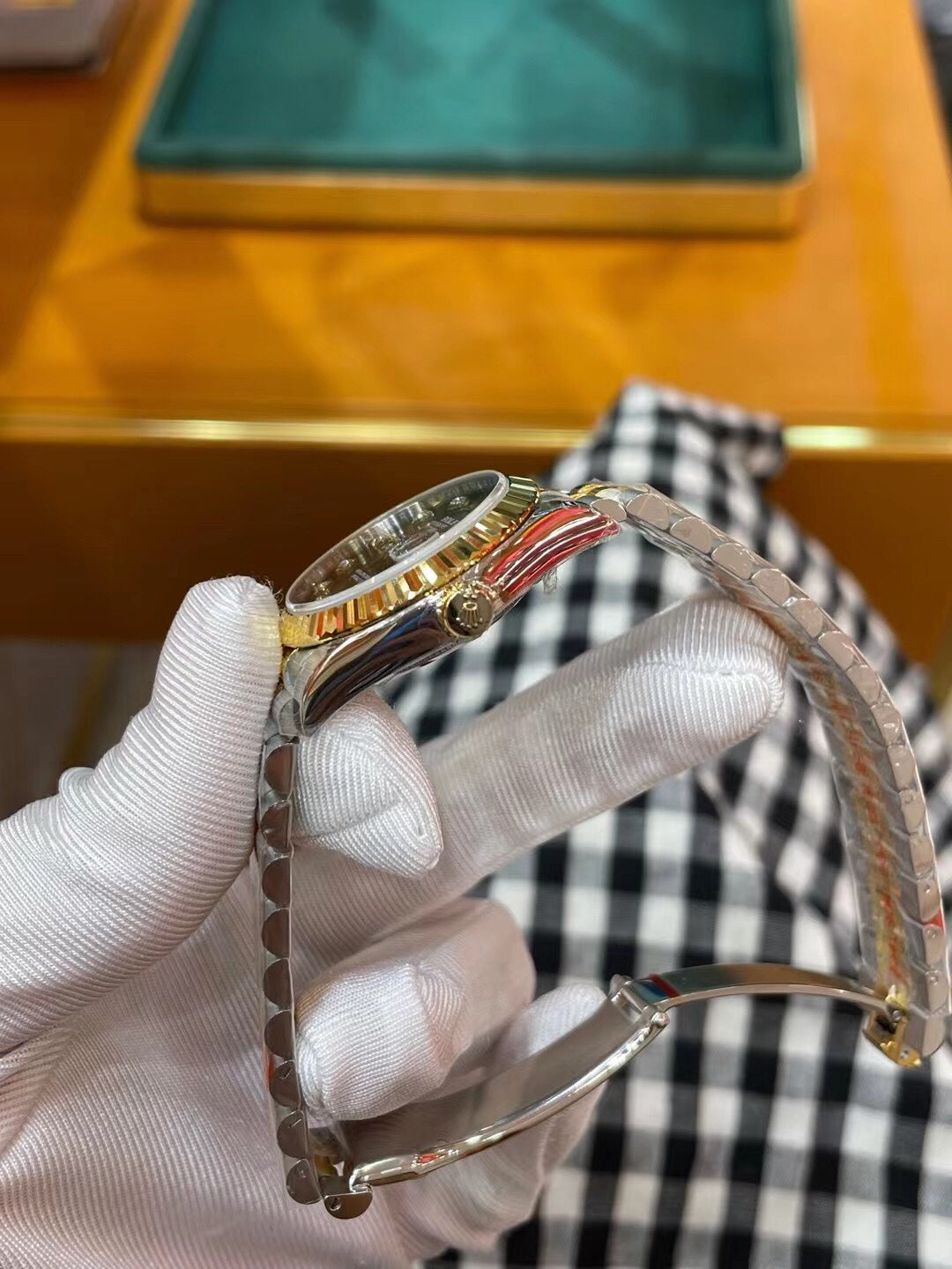 Rolex Datejust 31 – Oystersteel & Yellow Gold with Olive Green Diamond Dial on Jubilee Bracelet