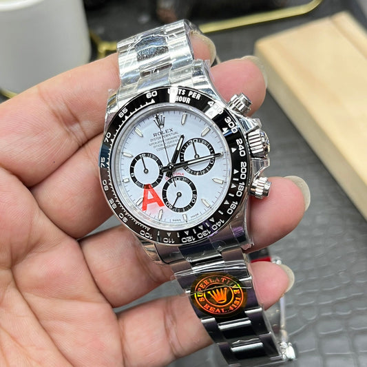Rolex Cosmograph Daytona in Oystersteel with White Dial and Black Cerachrom Bezel