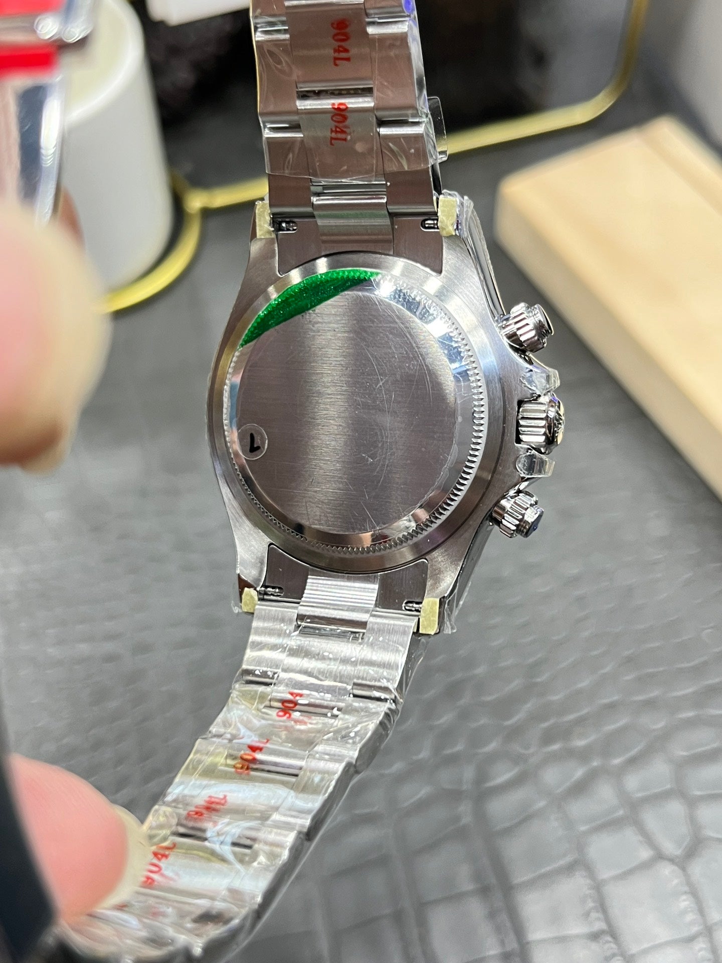 Rolex Cosmograph Daytona in Oystersteel with White Dial and Black Cerachrom Bezel