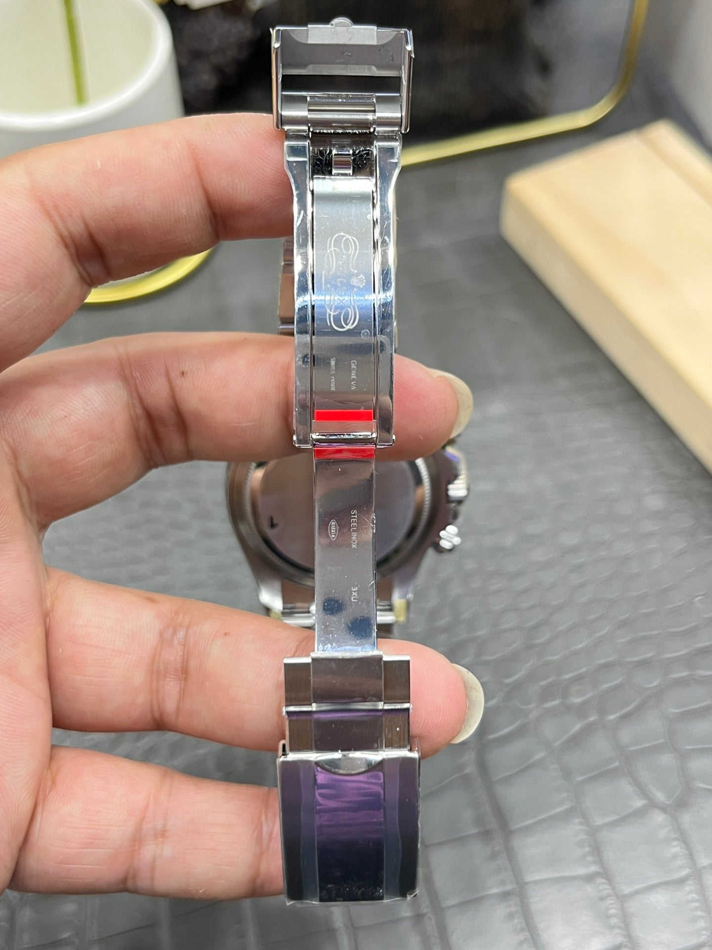 Rolex Cosmograph Daytona in Oystersteel with White Dial and Black Cerachrom Bezel