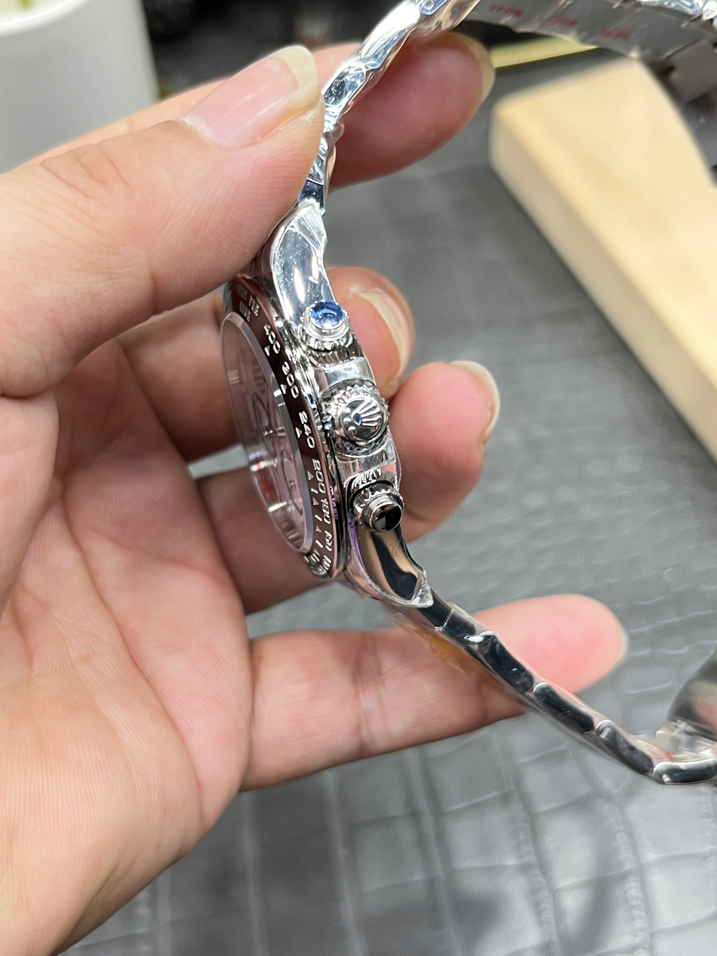 Rolex Cosmograph Daytona in Oystersteel with White Dial and Black Cerachrom Bezel