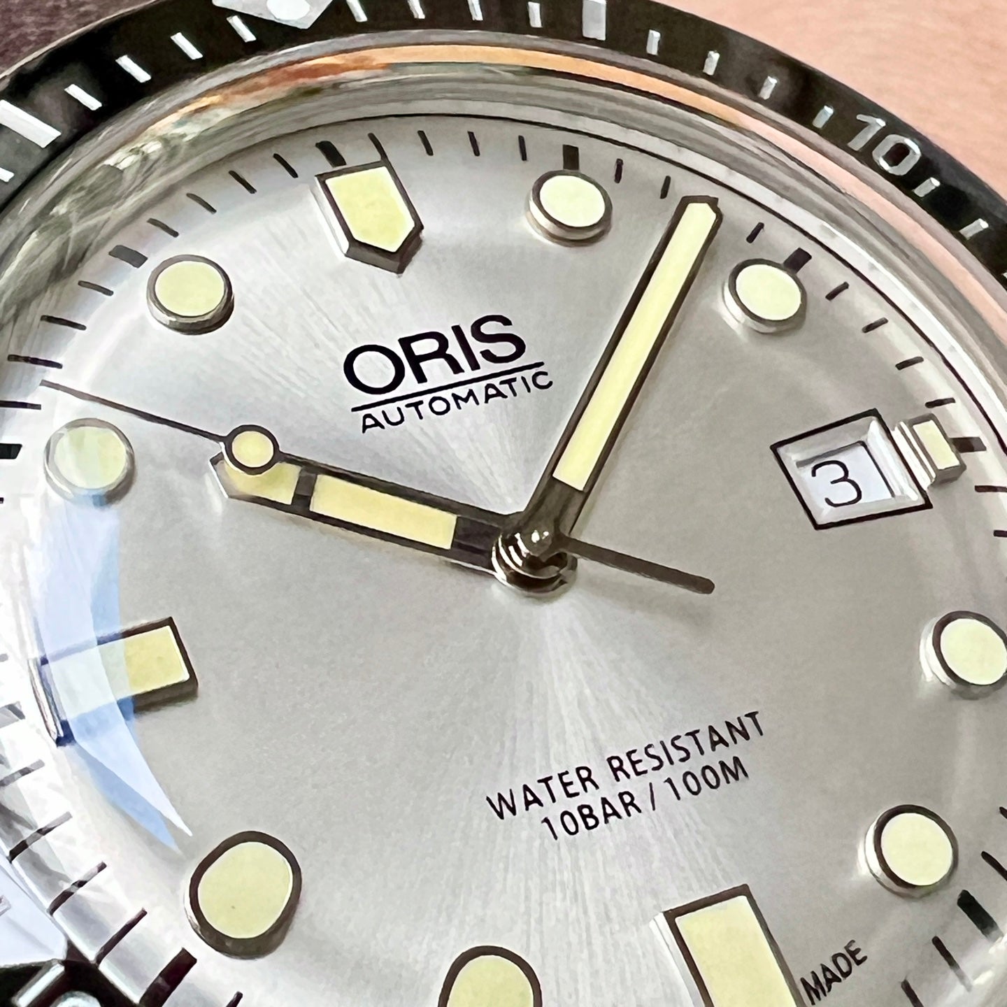 Oris Divers Sixty-Five Calibre 400 Watch – Silver-Grey Dial with Brown Leather Strap