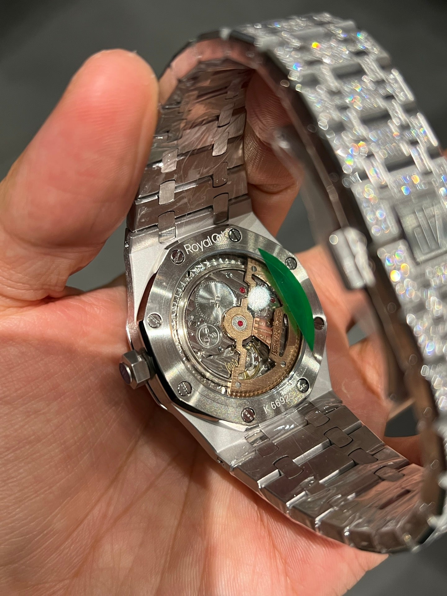 Audemars Piguet Royal Oak Jumbo Extra-Thin Diamond Set – Diamond-Set White Gold Luxury Timepiece