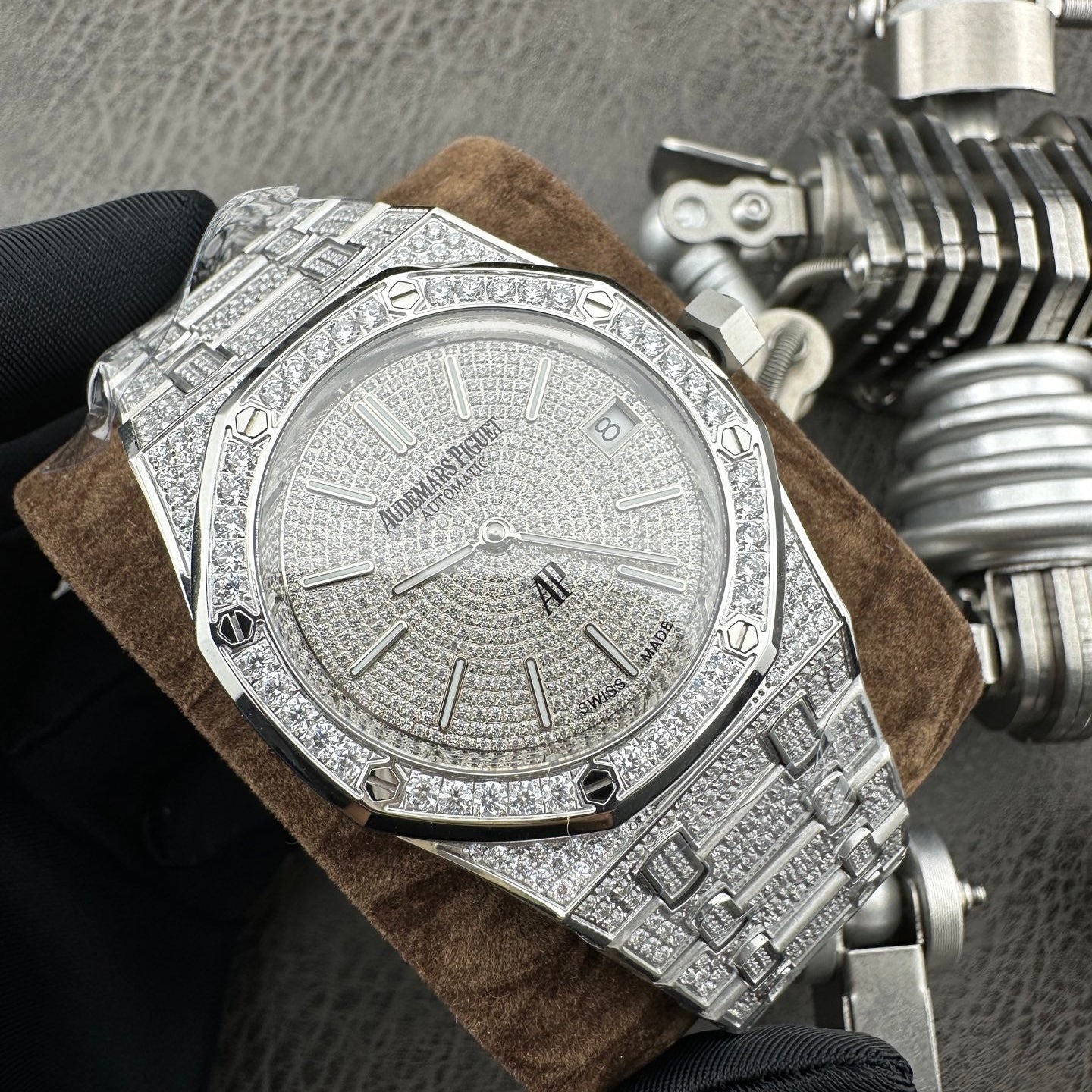 Audemars Piguet Royal Oak “Jumbo” Extra-Thin – 18K White Gold Full Diamond-Set Watch