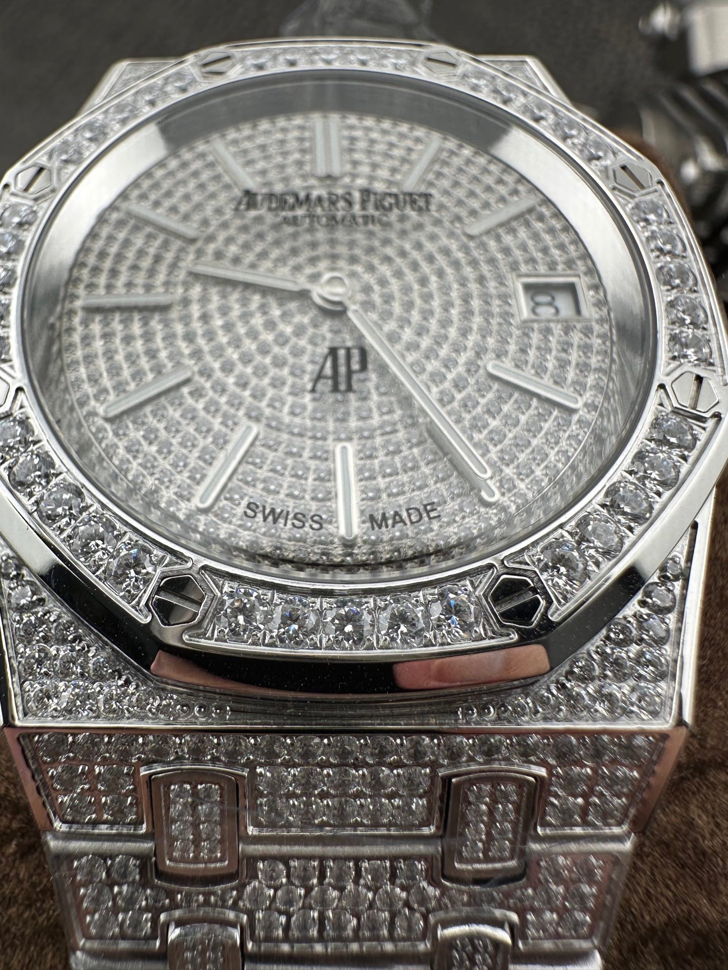 Audemars Piguet Royal Oak “Jumbo” Extra-Thin – 18K White Gold Full Diamond-Set Watch