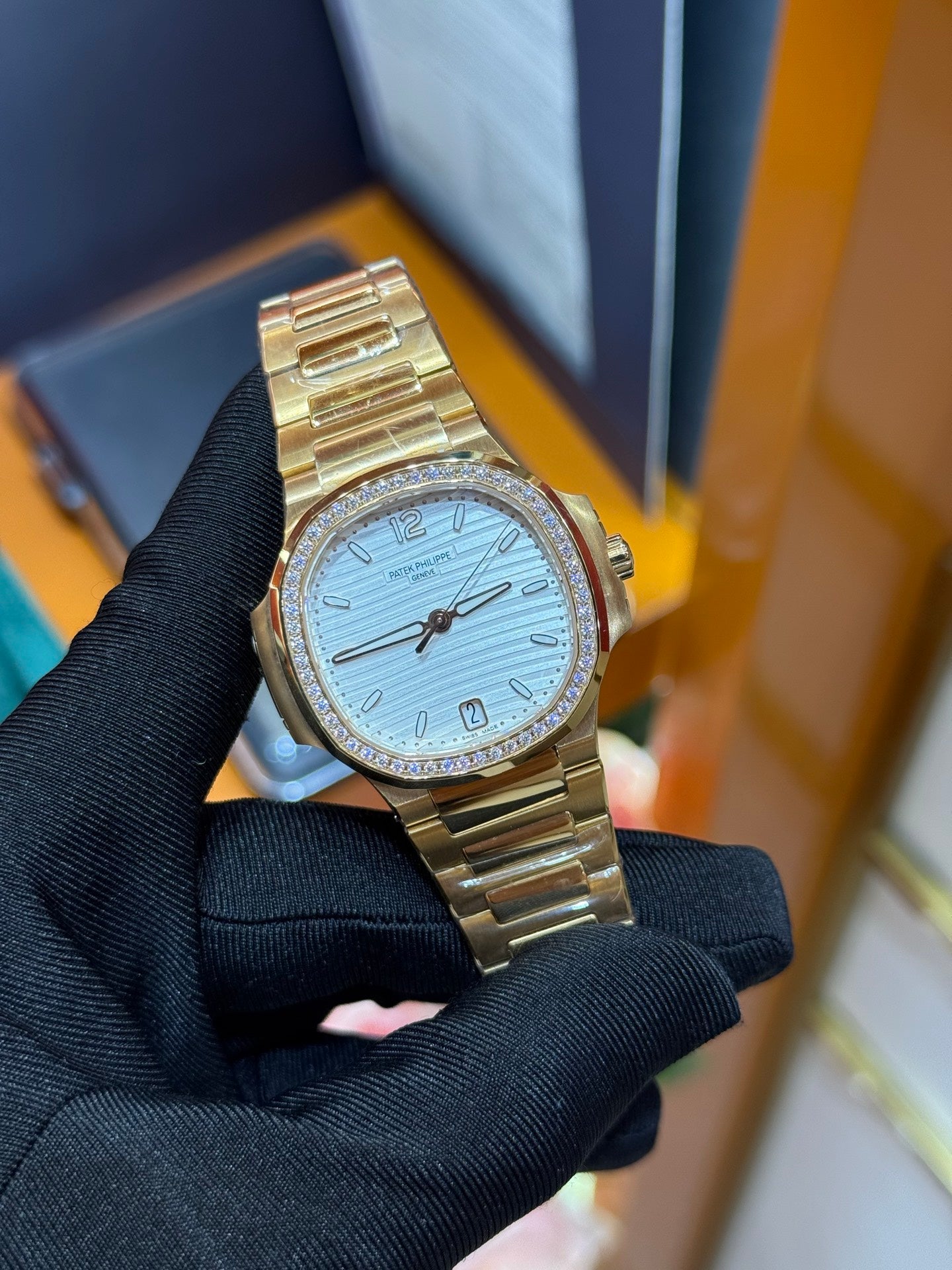 Patek Philippe Nautilus 7118/1200R Rose Gold Diamond Bezel