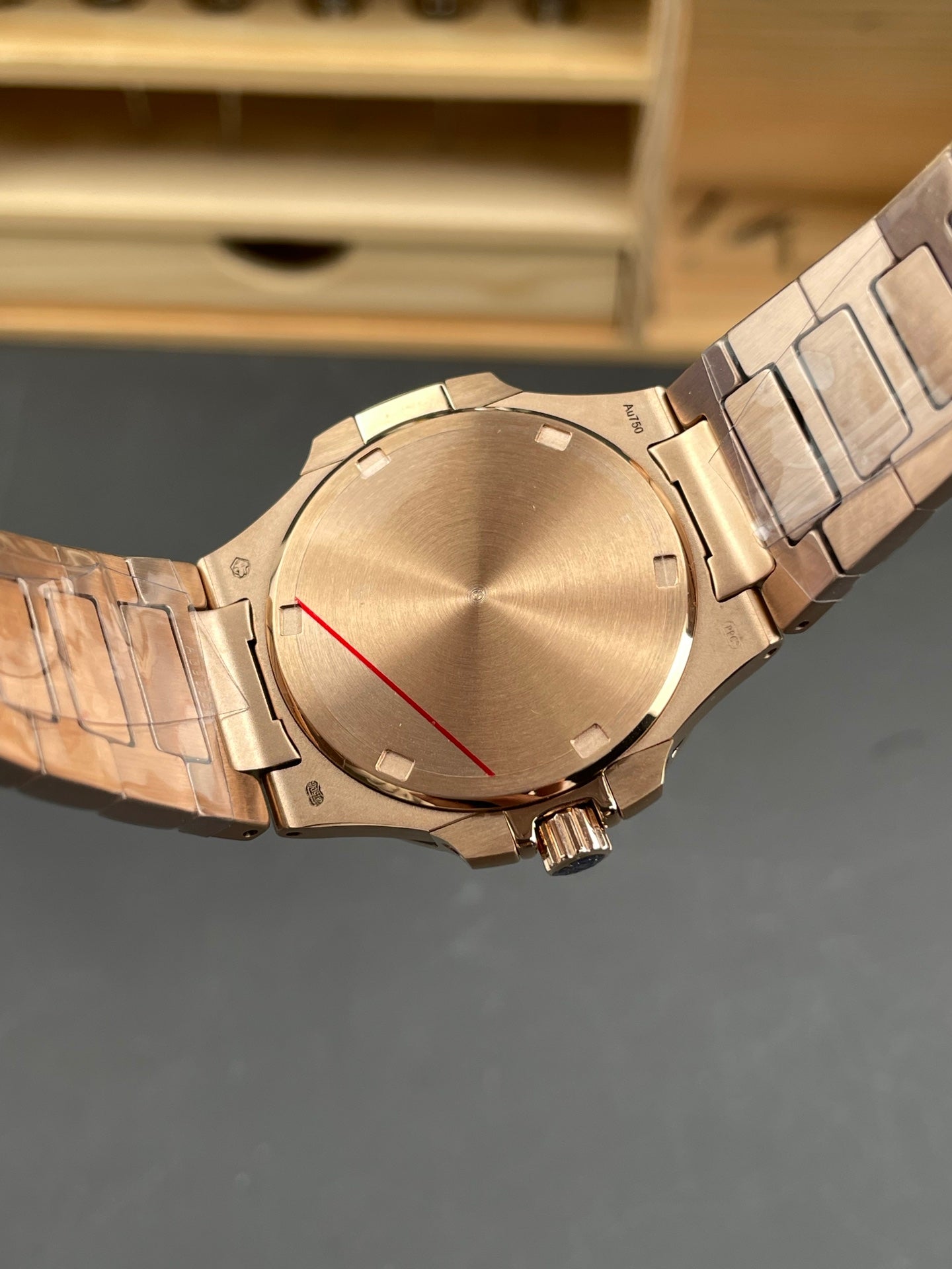 Patek Philippe Ladies’ Nautilus 7010/1R-013 – Rose Gold, Purple Dial, Diamond-Set Bezel