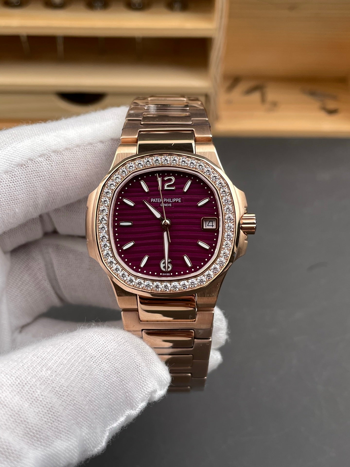 Patek Philippe Ladies’ Nautilus 7010/1R-013 – Rose Gold, Purple Dial, Diamond-Set Bezel