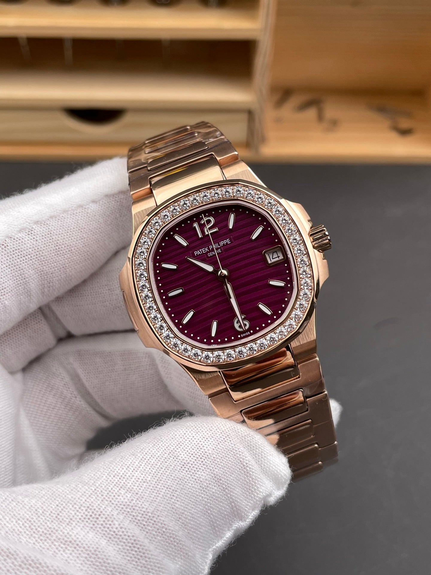 Patek Philippe Ladies’ Nautilus 7010/1R-013 – Rose Gold, Purple Dial, Diamond-Set Bezel
