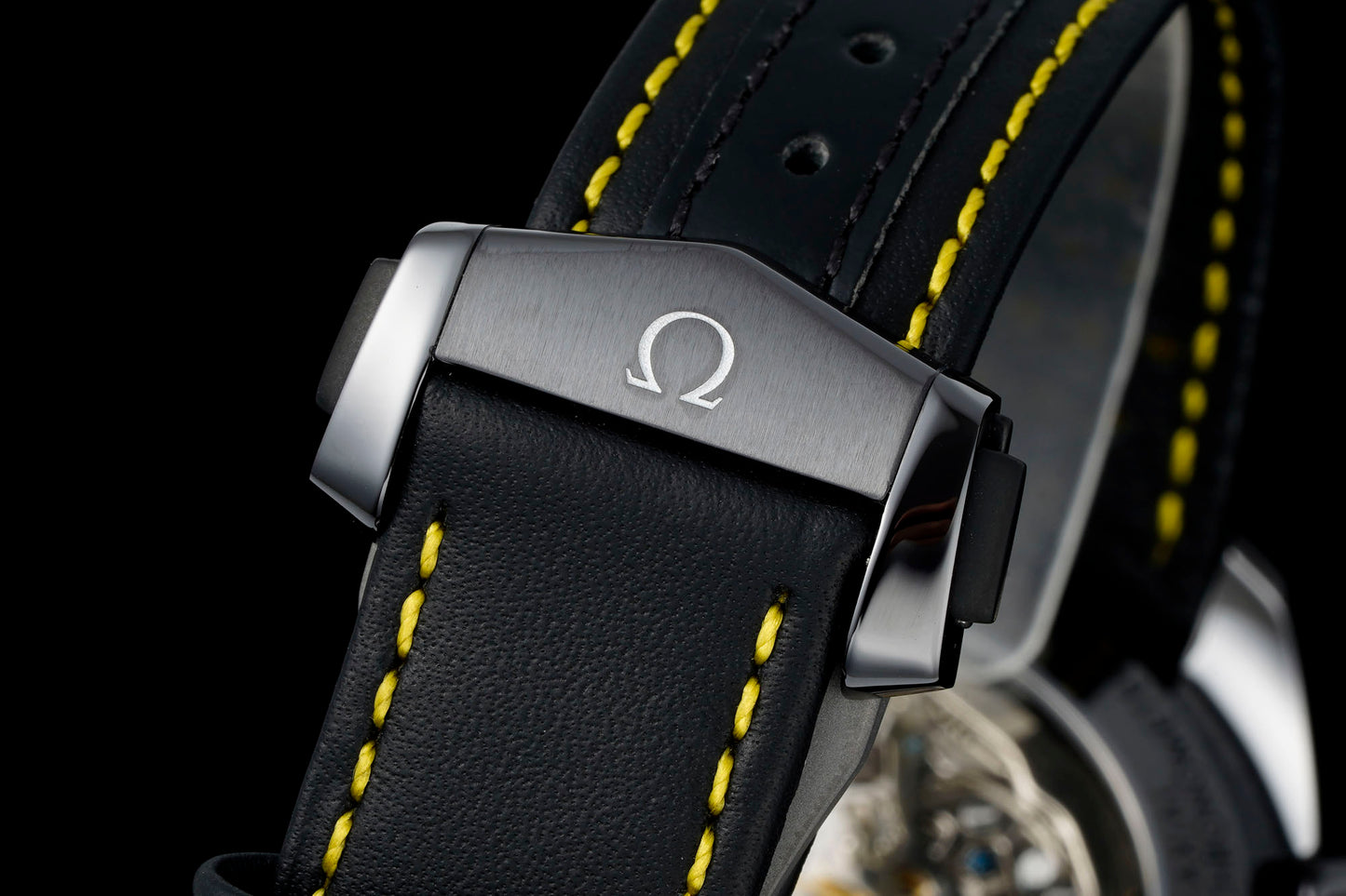 Omega Speedmaster “Dark Side of the Moon” Apollo 8 – Black Ceramic, Skeleton Lunar Dial, Manual-Winding