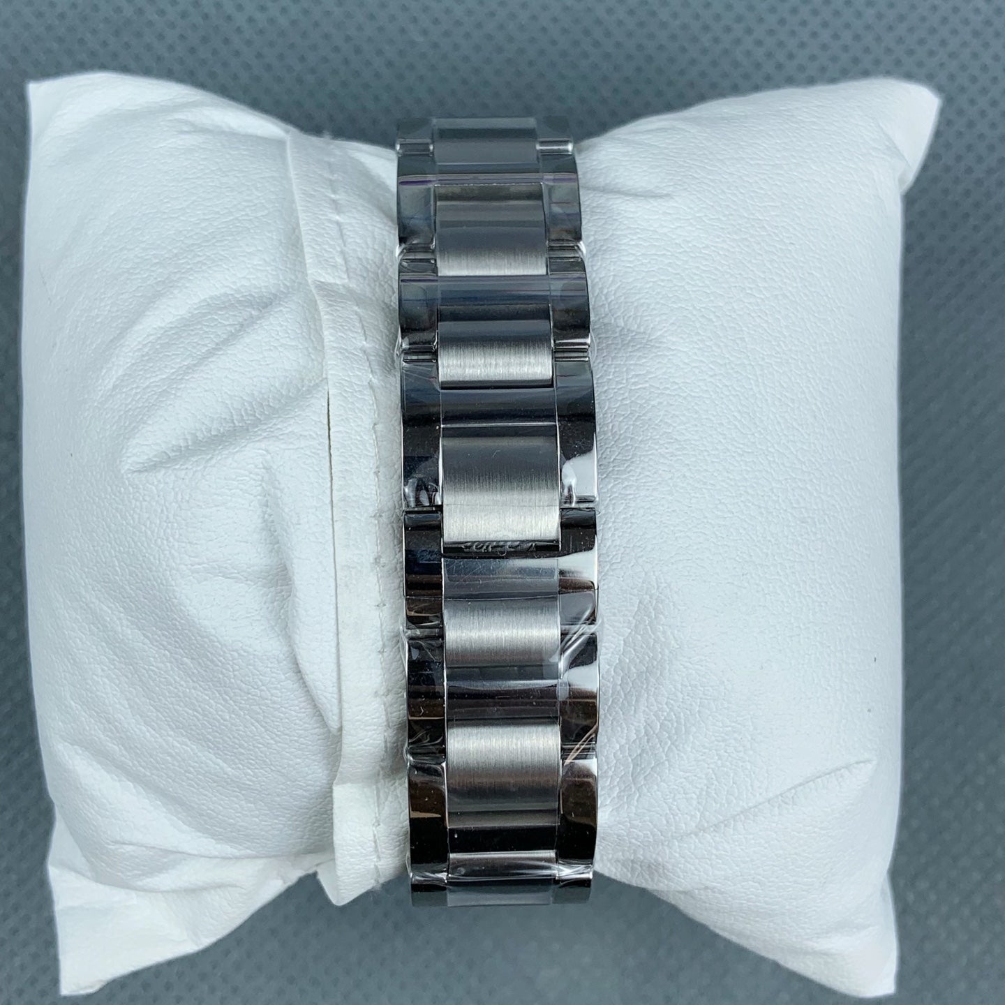 Cartier Ballon Bleu de Cartier – Diamond-Set Bezel, Stainless Steel Bracelet