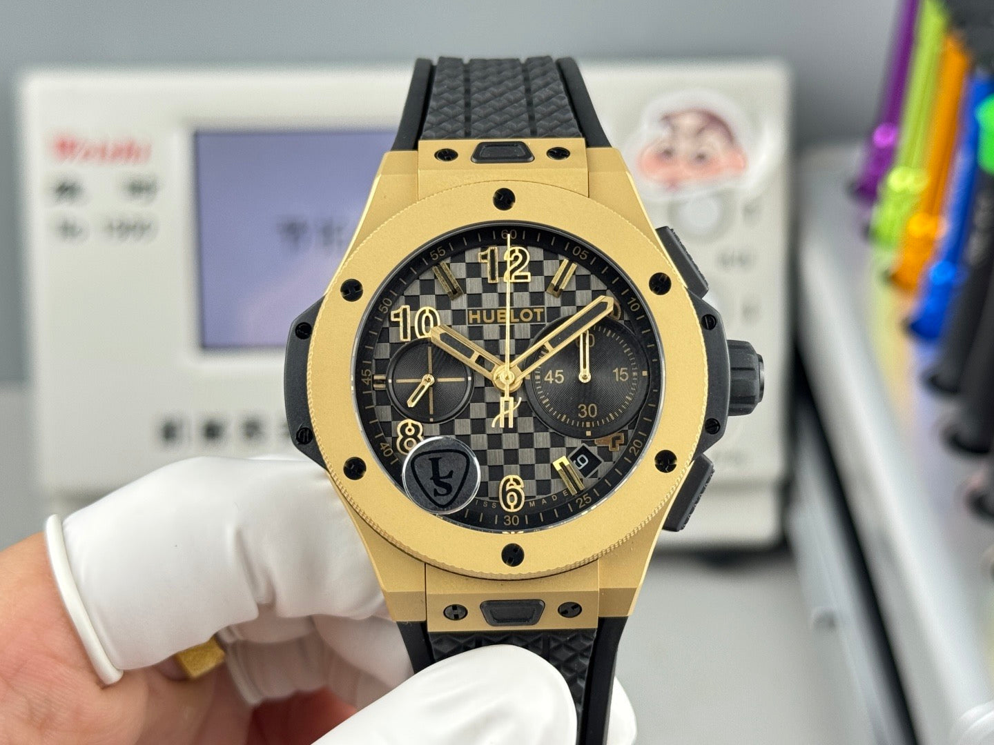 Hublot Big Bang 20th Anniversary – Full Magic Gold, 43mm