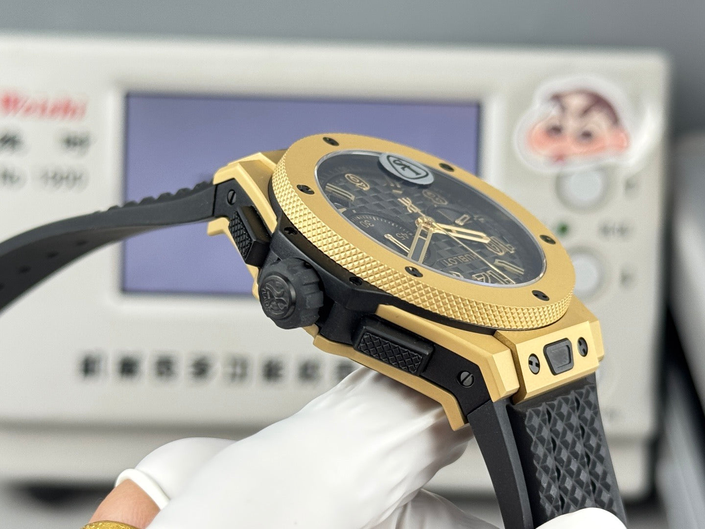 Hublot Big Bang 20th Anniversary – Full Magic Gold, 43mm