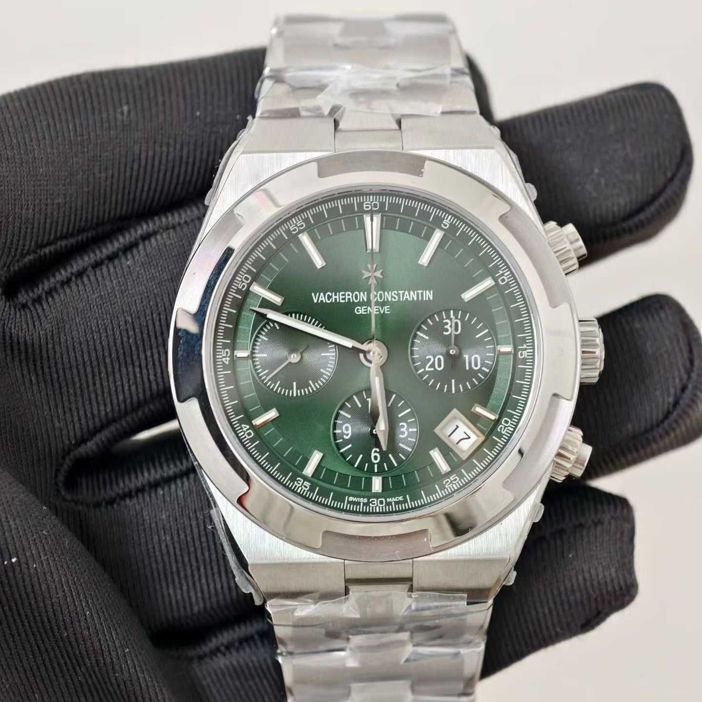 Vacheron Constantin Overseas Chronograph – Stainless Steel, Green Dial