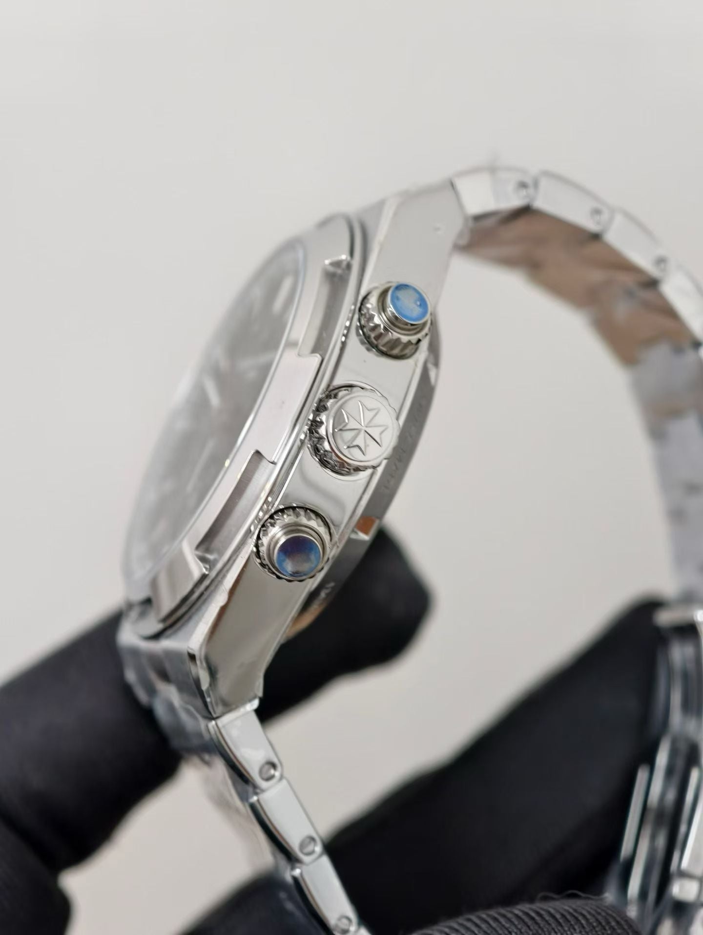 Vacheron Constantin Overseas Chronograph – Stainless Steel, Green Dial