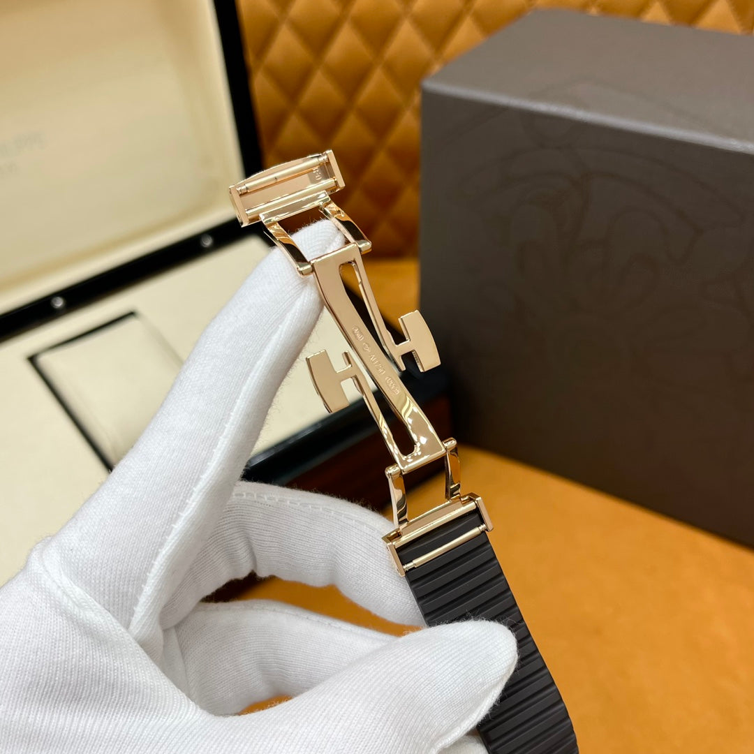 Patek Philippe Aquanaut 5167R-001 – Luxury Rose Gold Watch with Chocolate Dial & Rubber Strap