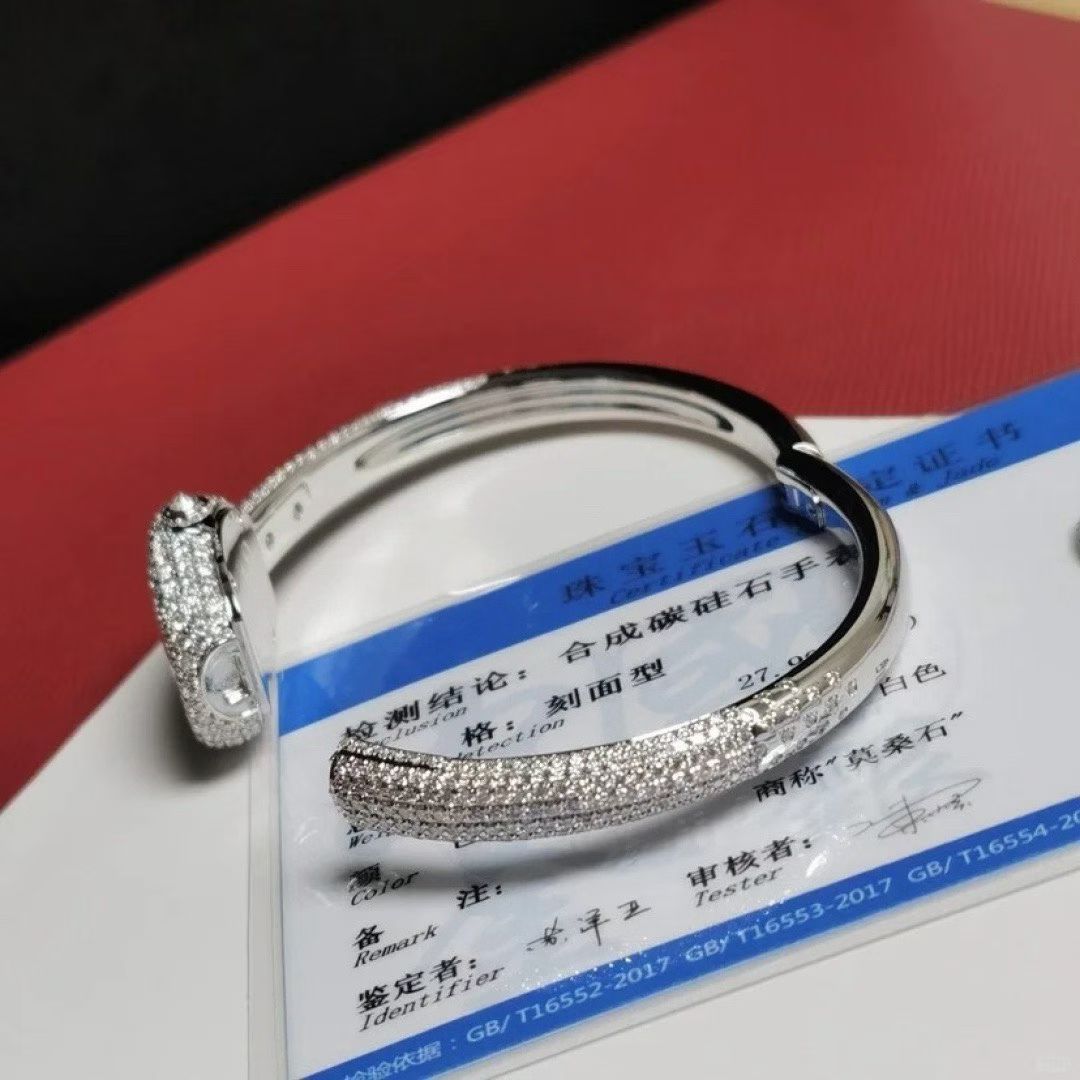 Cartier Baignoire Mini HPI01773 18k White Gold Diamond Bracelet Watch