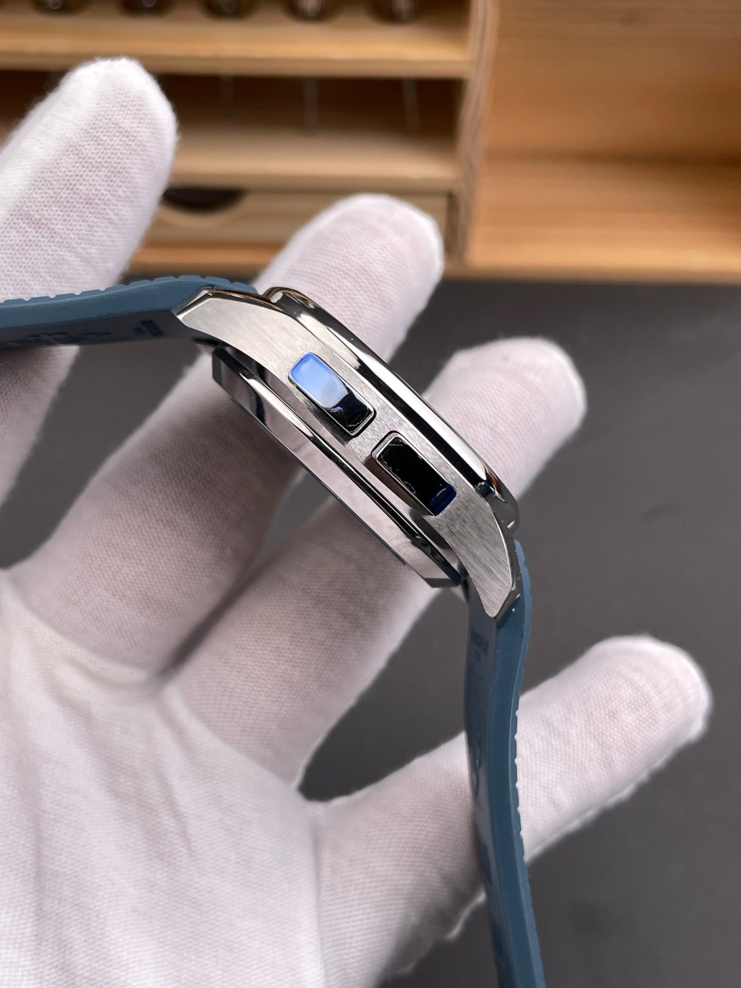 Patek Philippe Aquanaut Travel Time 5164G-001 White Gold Watch