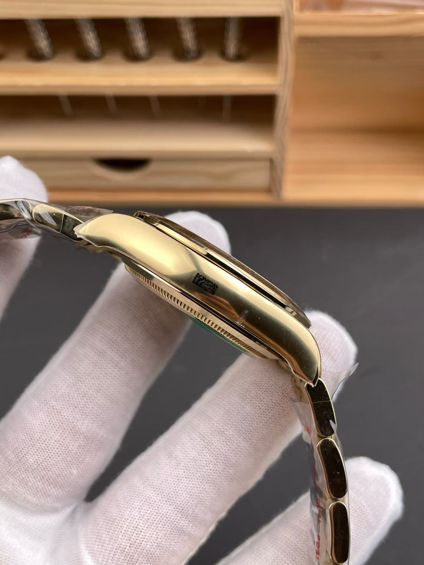 Rolex Cosmograph Daytona in Yellow Gold with Green Dial & Arabic Numerals