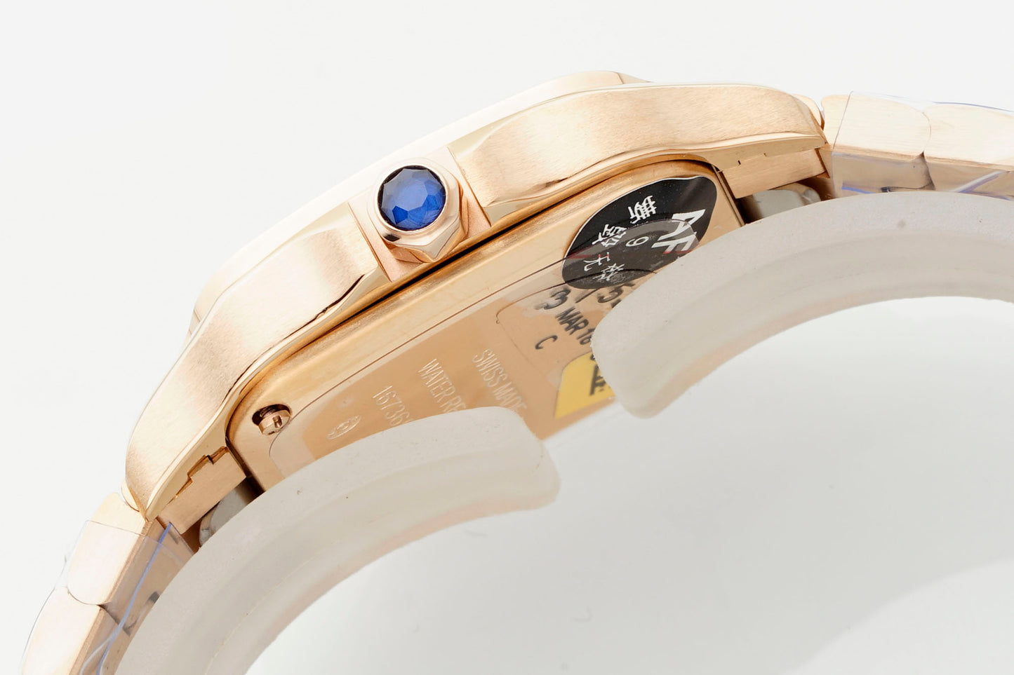 Cartier Santos de Cartier Medium Model – 18K Rose Gold with Silvered Opaline Dial