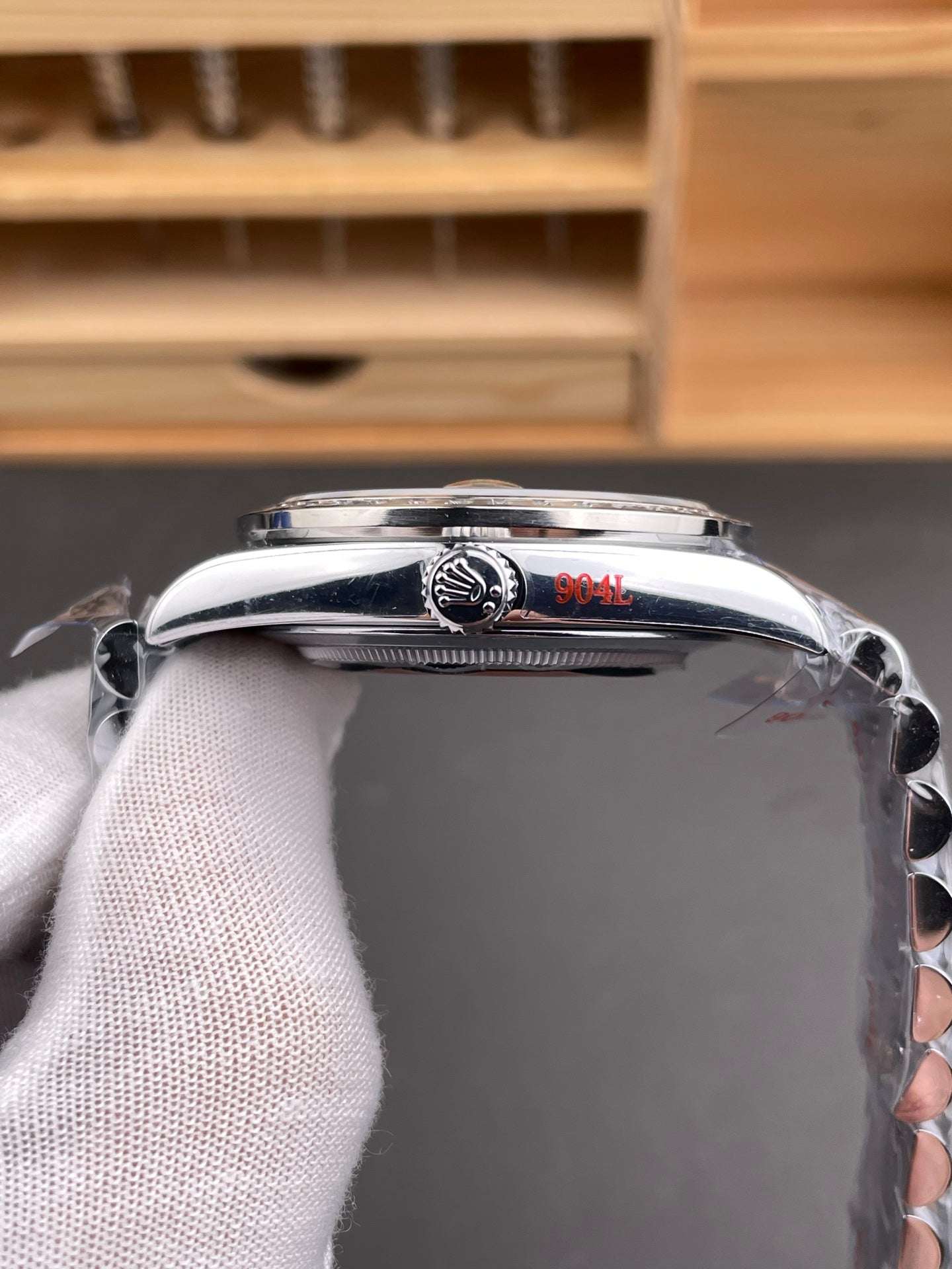 Rolex Day-Date 40 Platinum Watch – Diamond Bezel & Olive Green Dial