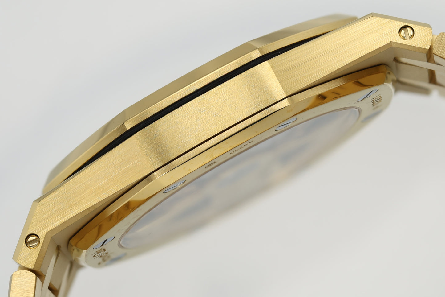 Audemars Piguet Royal Oak Jumbo Extra-Thin 16202BA – Yellow Gold Watch