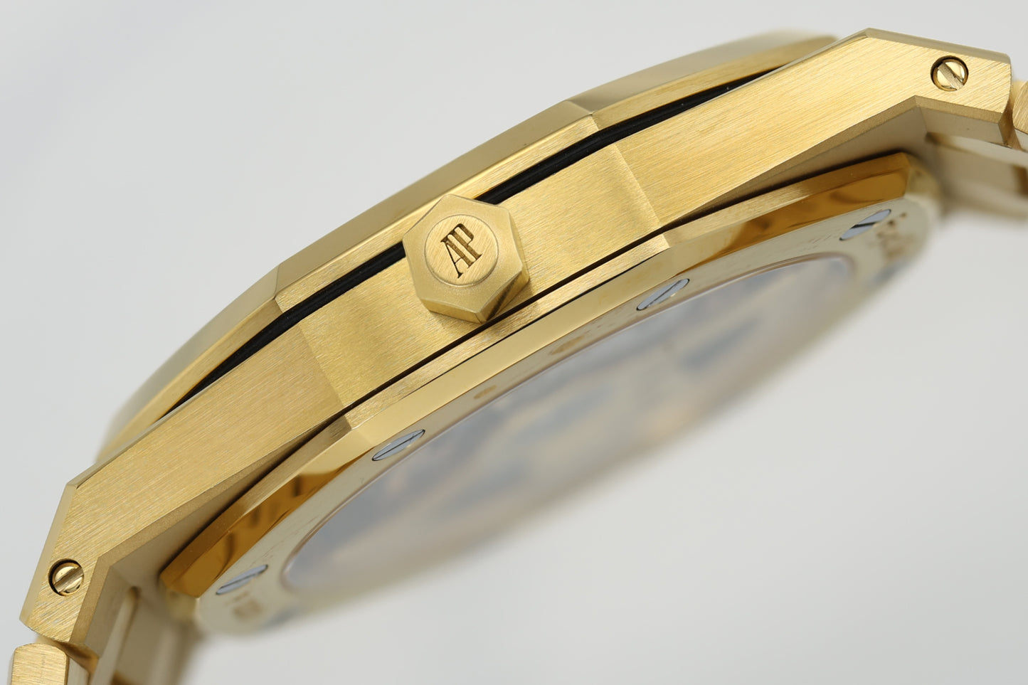 Audemars Piguet Royal Oak Jumbo Extra-Thin 16202BA – Yellow Gold Watch