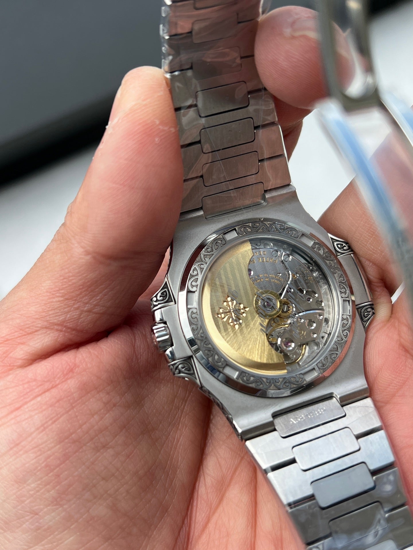 Patek Philippe Nautilus Hand-Engraved Unique Piece – Rare Luxury Collector’s Watch